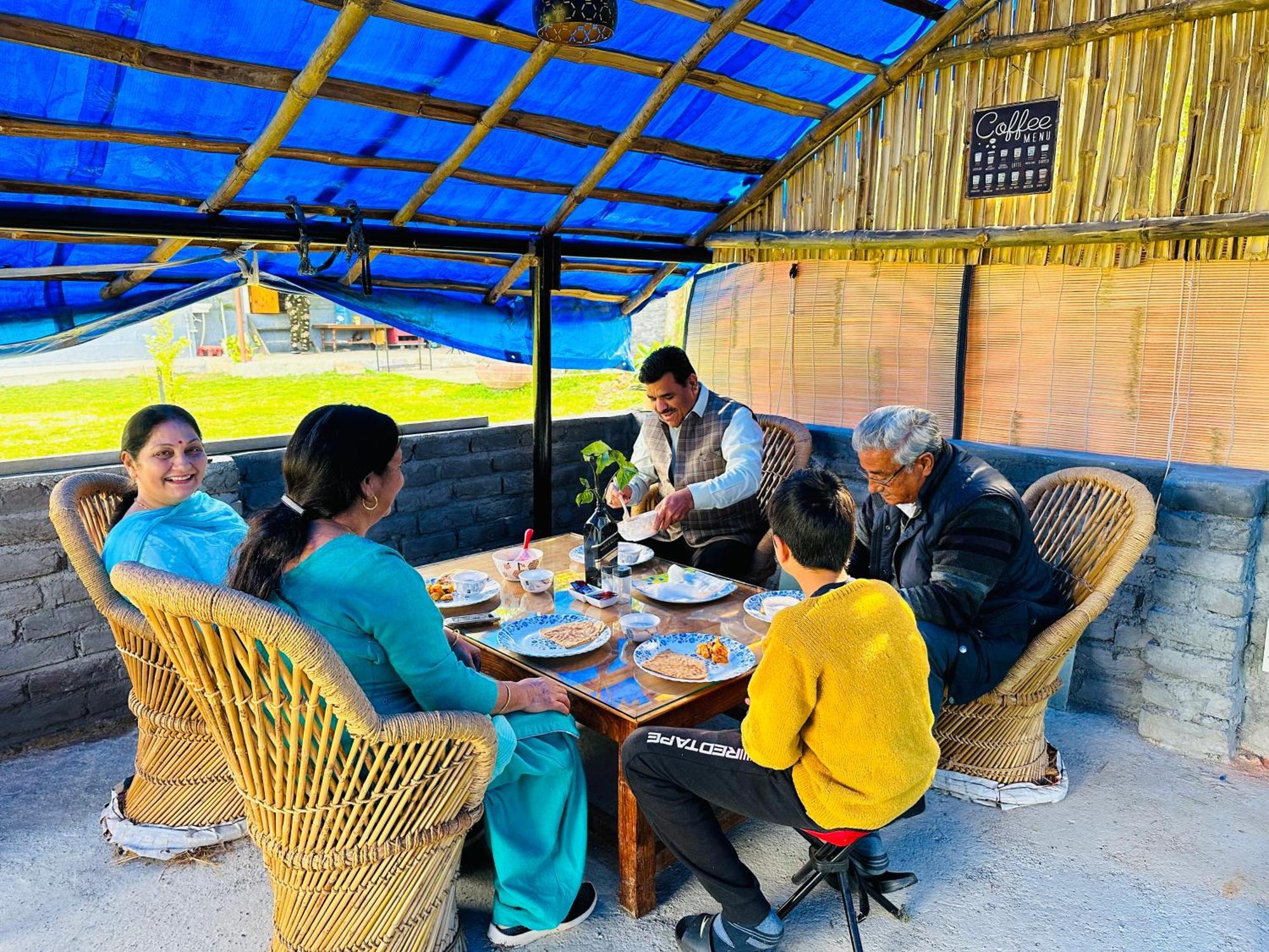Hostel Dreamwoods A Travellers Farm Dharamsala Zewnętrze zdjęcie